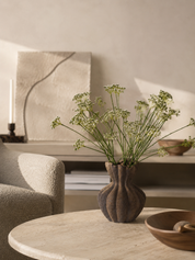 Blomista Soft Meadow zijden boeket met witte wilde bloemen in bruine vaas