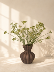 Blomista Soft Meadow zijden boeket met witte wilde bloemen in bruine vaas