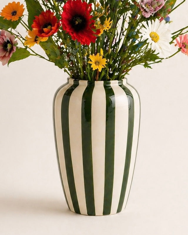 Zijden bloemen boeket Wild Elegance kleurrijk met Val Pottery vaas