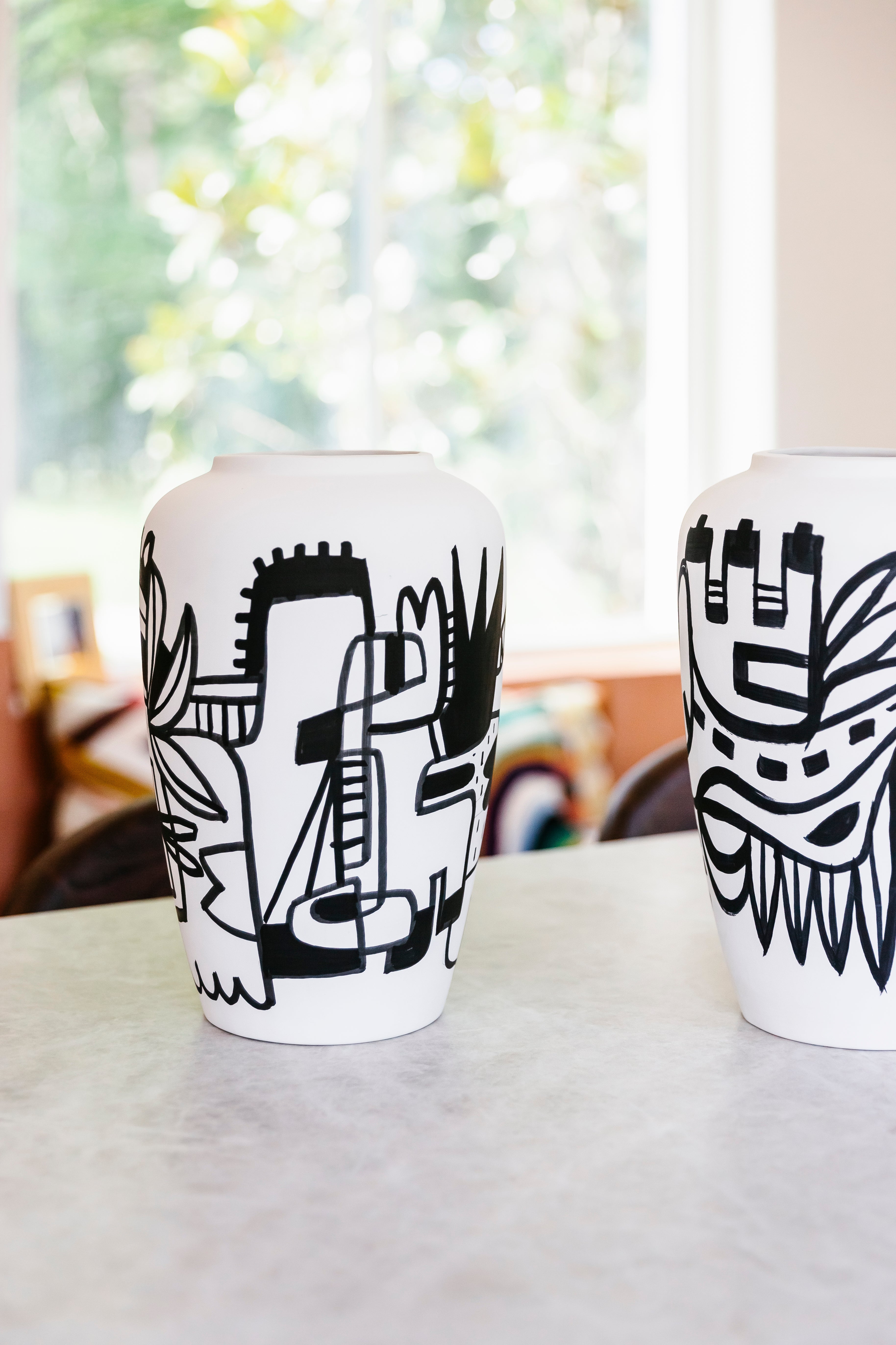 Val Pottery & Julie Loeckx — Vaas Limited Noir Black