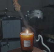 Geurkaars LOLA JAMES HARPER - The Music Studio on Trufo Street