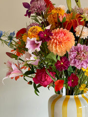 Exclusief zijden boeket met Val Pottery vaas – Herfsteditie