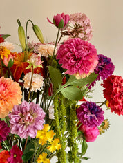 Exclusief zijden boeket met Val Pottery vaas – Herfsteditie