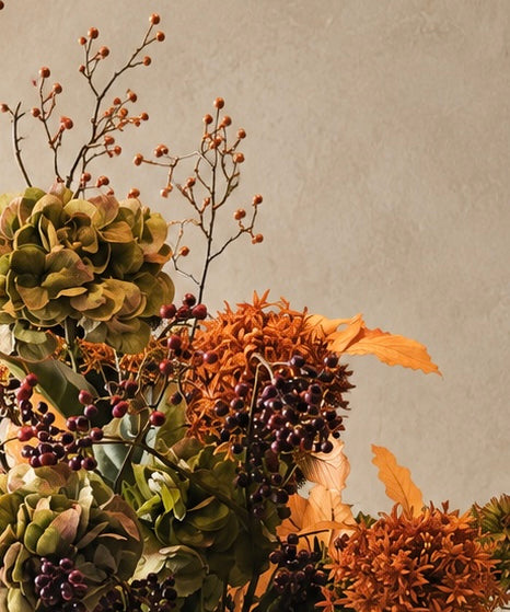 Zijden herfstboeket Autumn Statement in roest, bordeaux en olijfgroen.