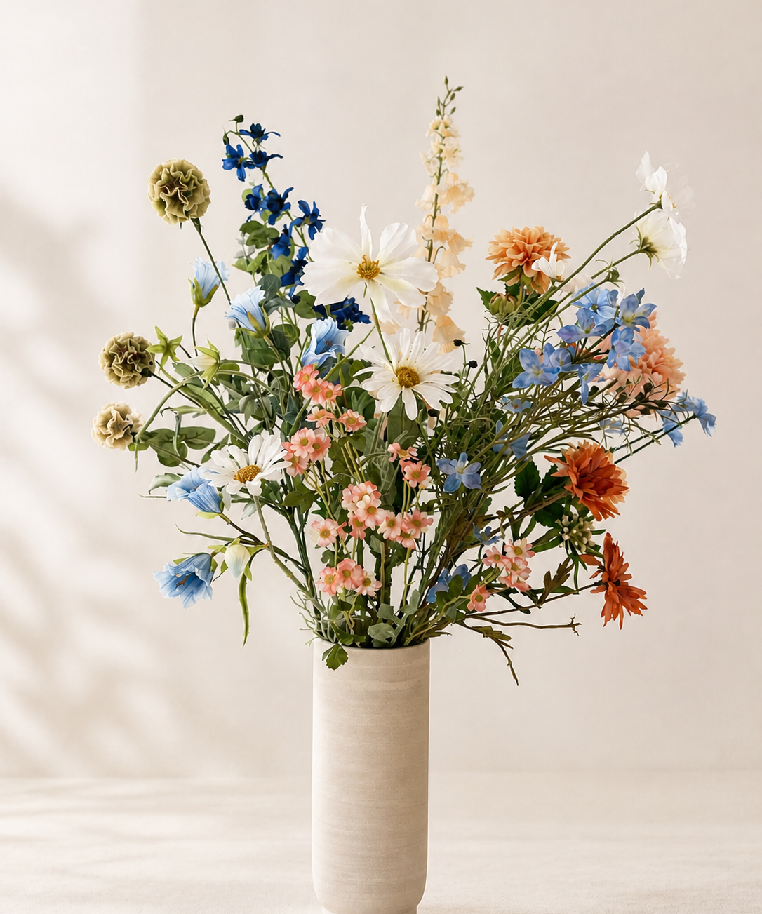 Zijden bloemenboeket Blue Garden met vaas