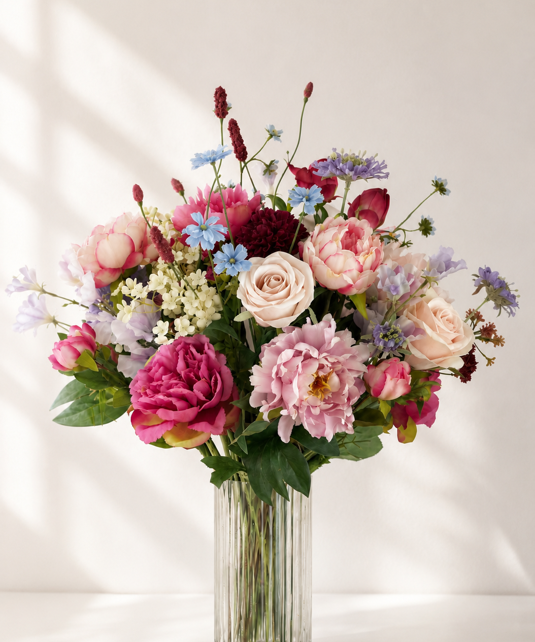 Zijden bloemenboeket Elegant Romance met vaas