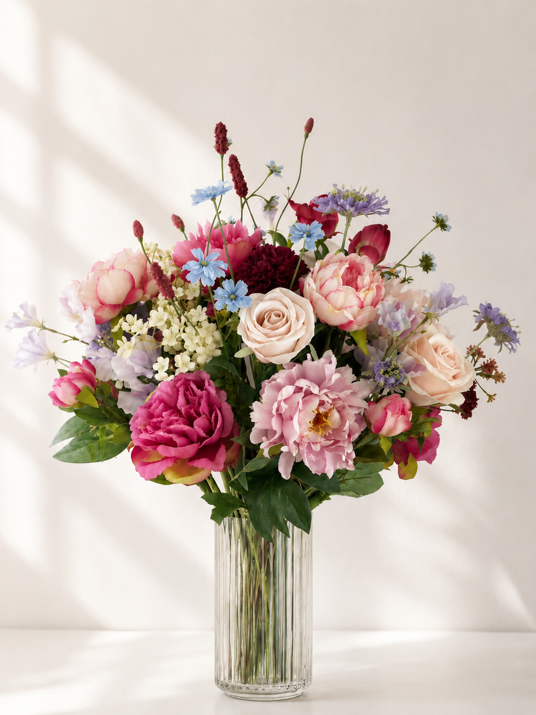 Zijden bloemenboeket Elegant Romance met vaas