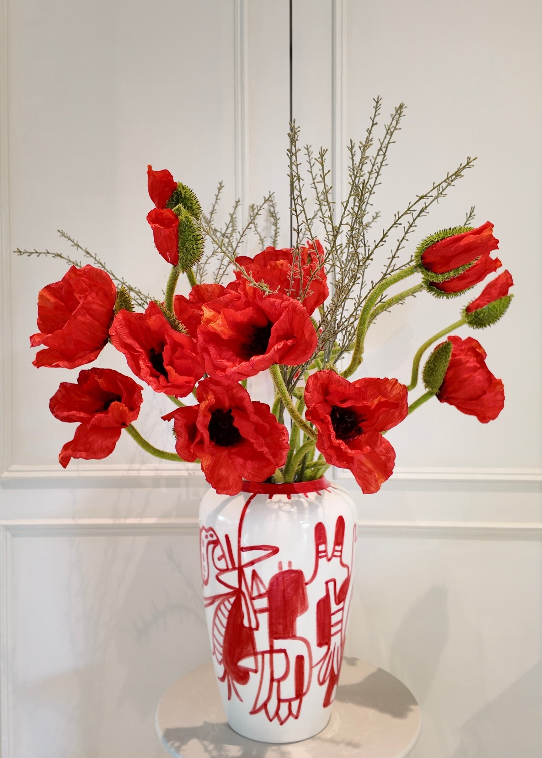 Unieke vaas Julie Loeckx met boeket – Poppy red