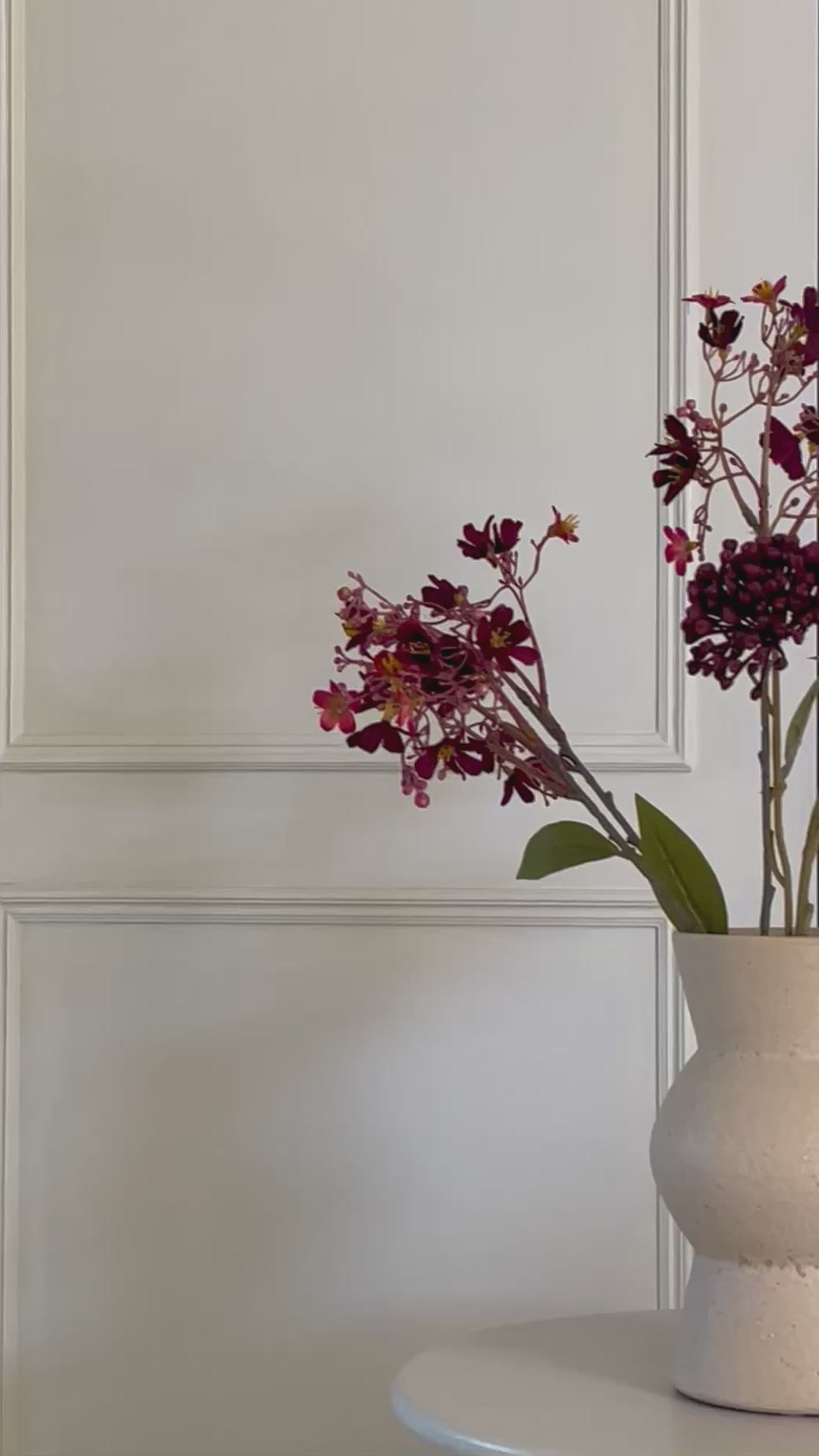 Zijden boeket Met vaas Little Burgundy – Tijdloze elegantie in diepe bordeaux tinten